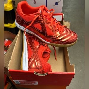 New Nike Gato LV8 men’s soccer sneakers
